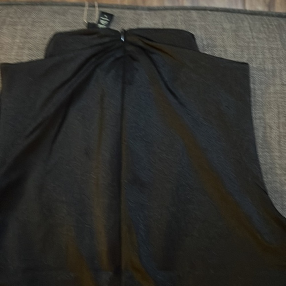 SKIMS ALL-IN-ONE SHINE MOCK NECK
MID THIGH ONESIE - Picture 3 of 7